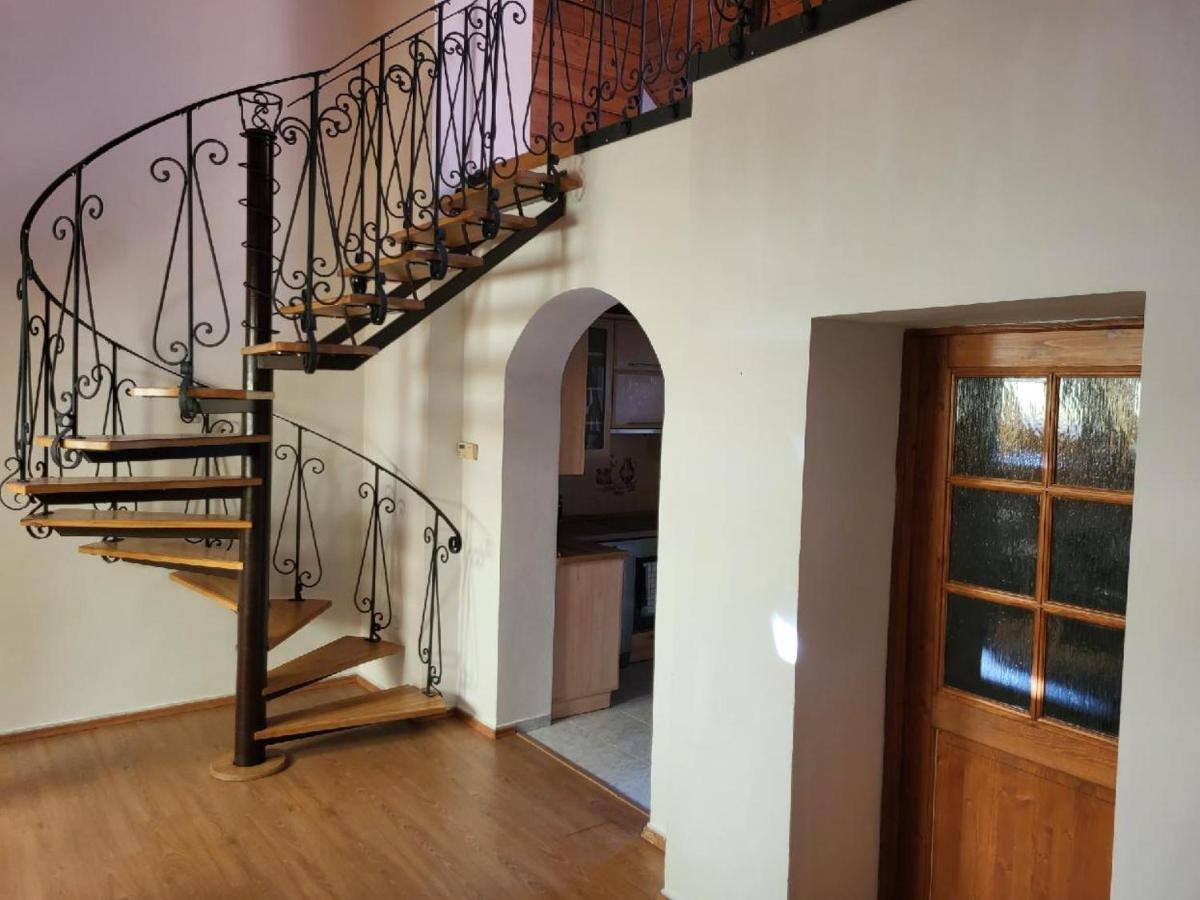 Sunflower Prague Apartments And Suites Bagian luar foto